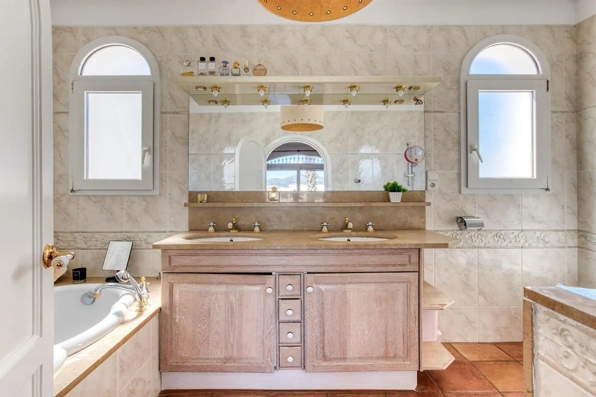 Villa De Lujo Con Amarre Y Piscina İspanya